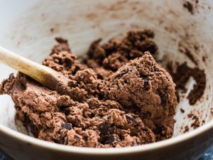 限定数個の手作り菓子を配った会社で、期待しつつ開けたレターケース