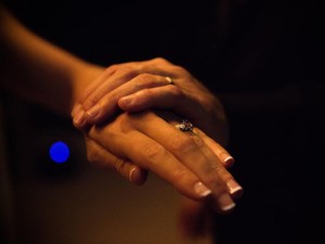 心の中で謝罪する「私でごめん」。あなたの一番になれる日まで