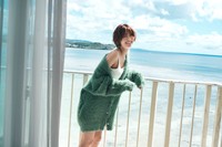 岡崎紗絵『2nd写真集』 撮影:田形千紘(C)宝島社 