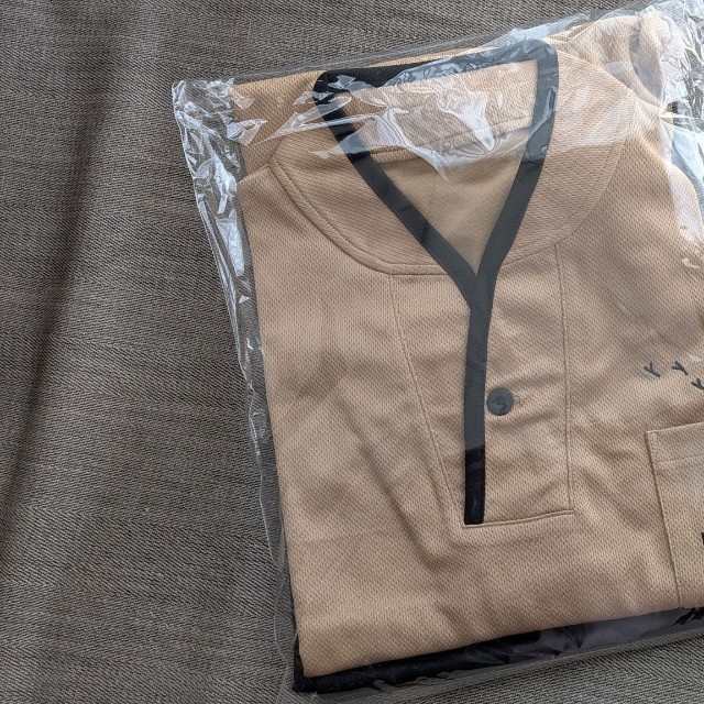 やもさんが購入した「ドーミーインオリジナル館内着」（やもさんThreadsより）