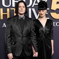 ジャック・ホワイト（左）とオリヴィア・ジーン