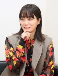 深川麻衣（撮影・石井剣太郎）