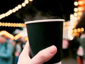 飲んだ瞬間ここではないどこかへ。ヴァン・ショーは美しく幸せの魔法