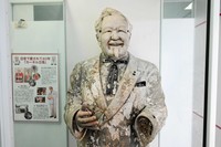 道頓堀川から帰還したカーネル・サンダース像