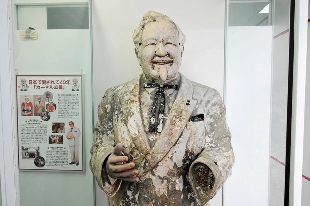 道頓堀川から帰還したカーネル・サンダース像