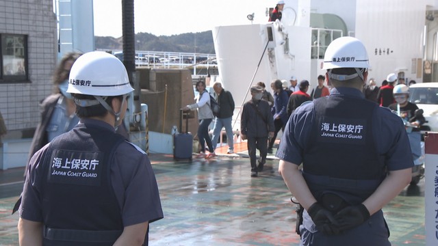 GW&瀬戸芸でにぎわう宇野港でテロ警戒活動　海上保安部が不審者がいないか監視　岡山・玉野市