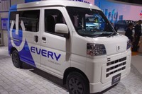 スズキのコンセプトカー「e エブリイ」