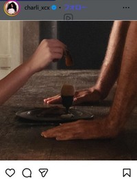 チャーリーxcxのインスタグラム＠charli_xcxより