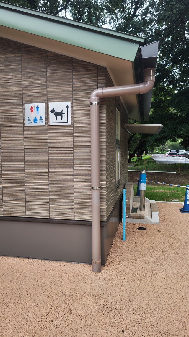 こちらが話題の犬用水洗トイレ（オッキーさん提供）
