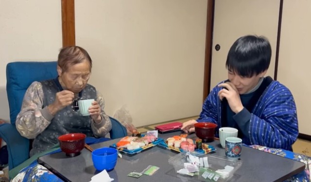 「茶碗蒸しも上手にできてる、最高だ」おばあちゃんに認められるのは嬉しい／ひろの日陰暮らしさん（@hiro_hikage）提供