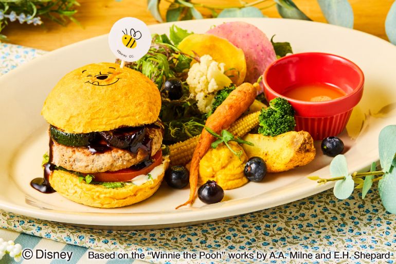「のんびり屋さんの森のごちそうバーガープレート<Pooh>」2,310円