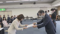 高松市議選当選者に証書　女性は過去最多・史上最年少の25歳も
