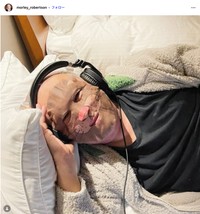 モーリー・ロバートソンさん「皆様メリークリスマス」（本人の公式インスタグラム、2023年12月22日の投稿から）