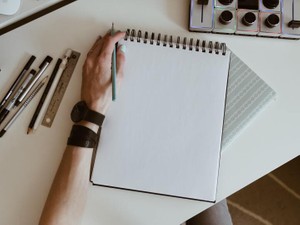 「私には素敵」と、ひとりロール型ペンケースを使っていた素敵な彼女