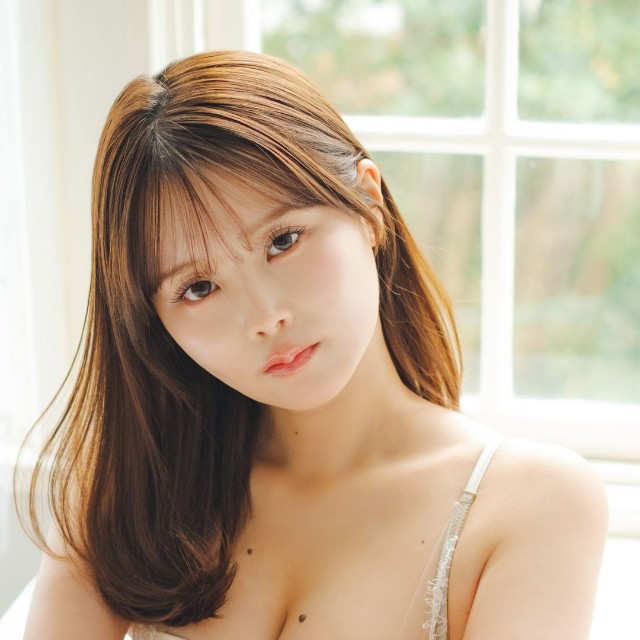 「FLASH」（26年3月31日発売号）に登場した吉田恵美ⓒ光文社／週刊FLASH（写真・岡本武志）