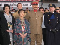 「バルトの楽園」に出演した（左から）高島礼子、大後寿々花、松平健、ブルーノ・ガンツ＝2005年12月18日撮影