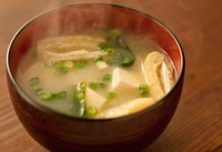 和食には欠かせない「味噌汁」※画像はイメージです（cosa2/stock.adobe.com）