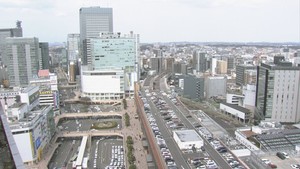ＪＲ仙台駅屋上付近の外壁タイルが落下　けが人なし　強風の影響か　東西自由通路西側出入り口の使用再開には数日かかる見込み
