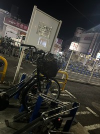 暗闇の駐輪場に光る正体とは、、、（提供：⭐︎まご⭐︎さん）