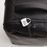 7月8日発売の「無重力マルチバッグ」。ダイヤルロックの鍵は、商品に含まれません（提供）