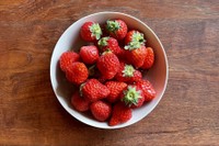 1パック300円ほどで買えることもある名残のイチゴ