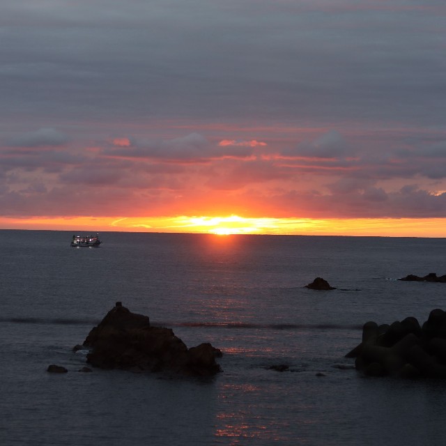 「温泉もあって海も夕日も見えてすごくいいところだったので是非……！」と投稿した写真／六六36さん（@36_RokuRoku_）提供