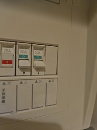 目印に付けられた「・」。投稿に対し、SNSユーザーからはさまざまな意見が（いとの森の歯科室提供）