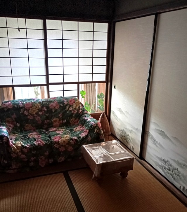 かんさびさんの祖父が臨終の際に使っていた囲碁の盤（かんさびさん提供）