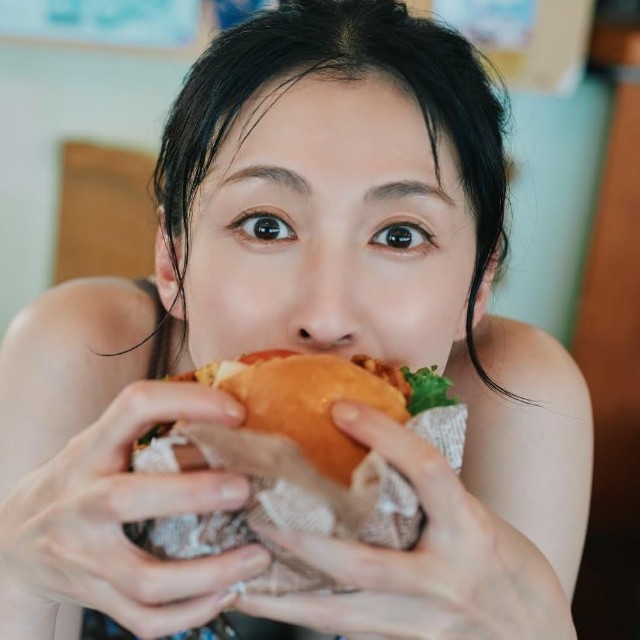 雛形あきこさんの写真集「雛形あきこ写真集（仮）」の先行カット　撮影／三瓶康友
