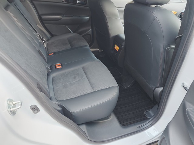 後部座席もゆったり。