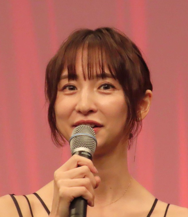 篠田麻里子さん