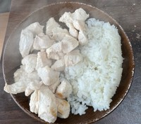 「鶏むね肉300g白米150g」／マサキさん（@japanmasaki10）提供