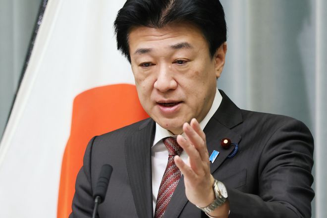 Japan reaffirms no-nukes pledge after official floats weapons idea
