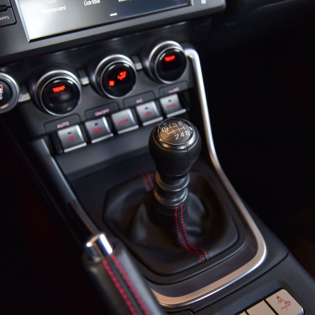 トヨタGR86のスイッチ　※この画像はイメージです(Jan Kliment／stock.adobe.com)