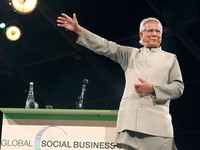 ムハマド・ユヌス「人は生まれながらにして起業家だ　今こそソーシャルビジネスを」
