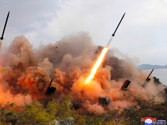 北朝鮮が弾道ミサイル発射や砲撃を連発、なぜ？ 挑発や開発以外の意外 