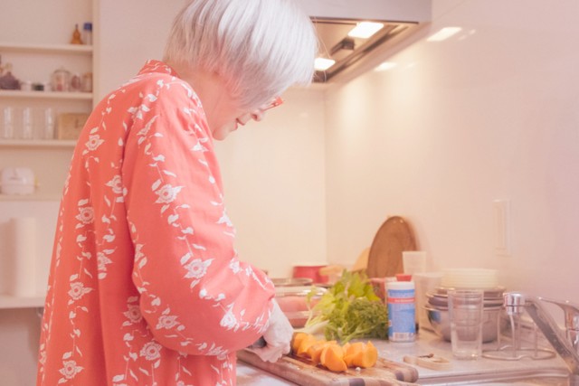 映画「カラフルな魔女」の一場面