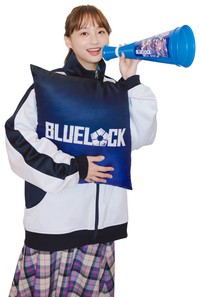 「週刊少年マガジン」２３年３・８発売号でサッカー愛を披露した日向坂46の影山優佳