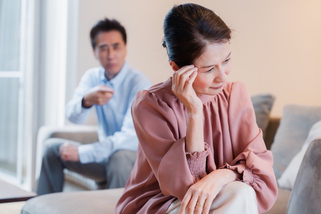 約3人に1人が夫の飲み会を「負担」と感じている　※画像はイメージです（maroke/stock.adobe.com）