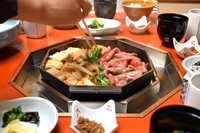 三嶋亭の味付けを守るために、研修やチェックを定期的におこなっています