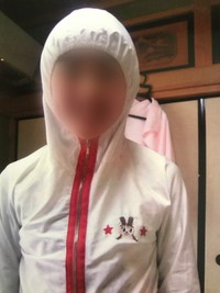 母親が残している小学生のころの「オフザケ」写真／なっちゃんさん（@ohagi_azuki0830）提供
