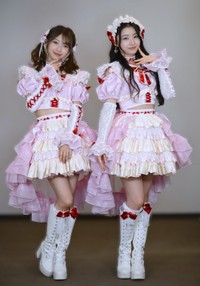 辻野かなみ（左）と杏ジュリア(撮影・金居みつよし）