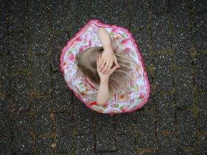 消去法のワンピース。鬱をごまかすための色はいつしか私の自信に