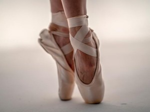 過酷なプロバレリーナ生活。批判に壊れて鬱病になった私は、またトップを目指す