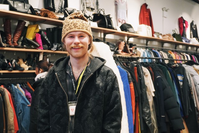 ニューヨーク・ソーホーにある「セカンドストリート」にて。ストアマネージャーを務めるパトリック・クラッカーさん