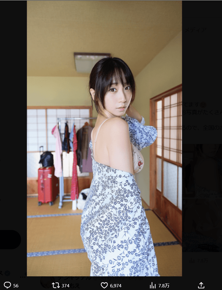 「FLASH」（25年12月2日発売号）に登場した伊織もえのオフショット　本人のX（@iorimoe_five）より＝2025年12月2日投稿