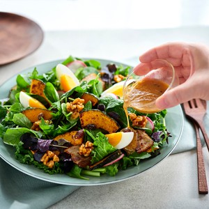 サラダのマンネリ化に終止符！デパ地下スイーツの名店とコラボした、サラダミールキット『ISETAN SALAD KIT』が誕生。