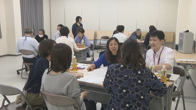 災害時の協力体制などを話し合う子ども食堂の運営者ら