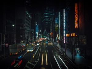 通っていた地元の「小都会」は、騒がしいけれど落ち着く街だった