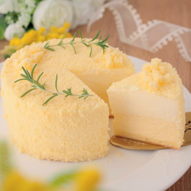 ドゥーブルフロマージュ・ミモザ／杏仁豆風さん（@sweet_s_teews）提供